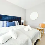 Sunlife Santa Clara 4bed Luxury *