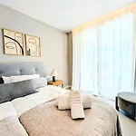 Sunlife Santa Clara 4bed Luxury *