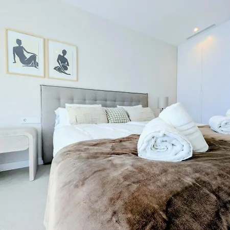 Sunlife Santa Clara 4bed Luxury * 马尔韦利亚
