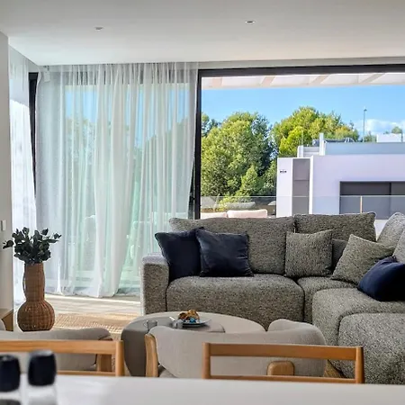 Sunlife Santa Clara 4bed Luxury * 马尔韦利亚