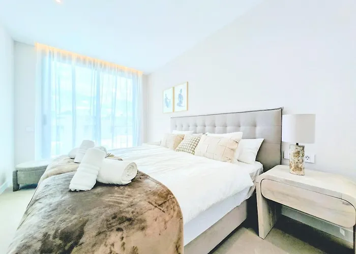 Sunlife Santa Clara 4bed Luxury *