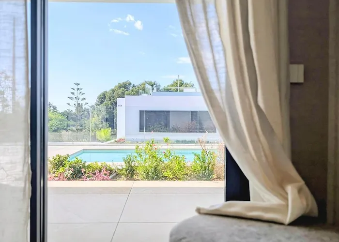 Sunlife Santa Clara 4bed Luxury *