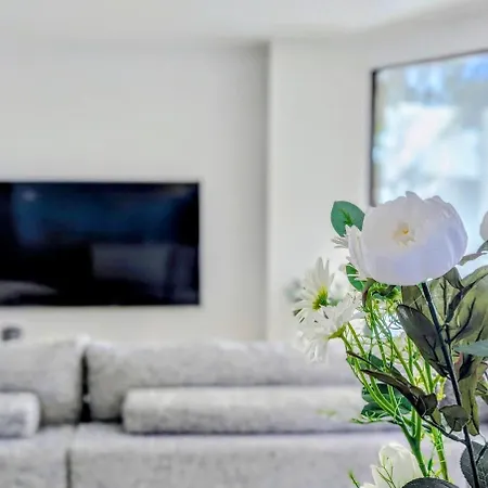 Sunlife Santa Clara 4bed Luxury *