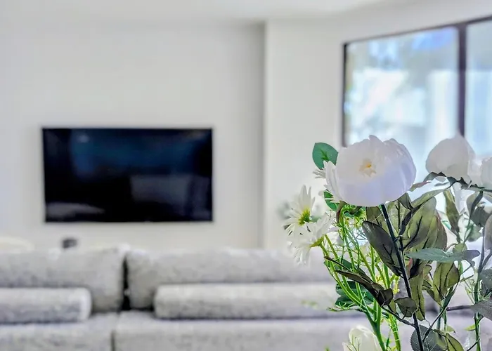 Sunlife Santa Clara 4bed Luxury *