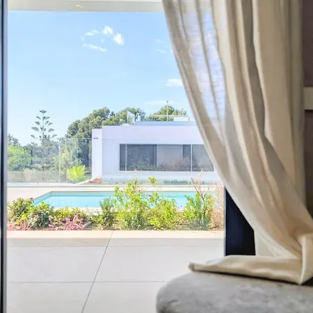 Sunlife Santa Clara 4bed Luxury *